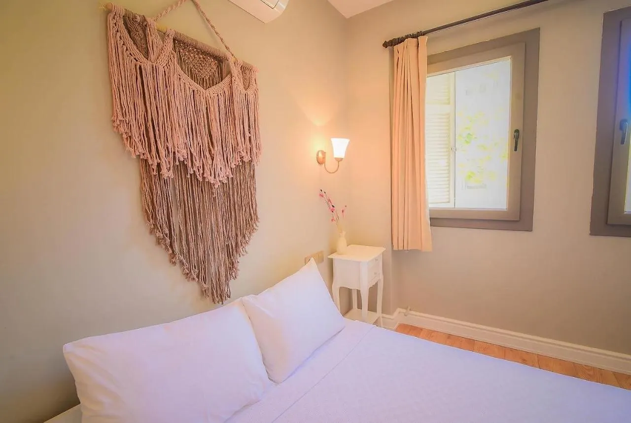 9 Alacati Boutique Hotel Проживание в семье